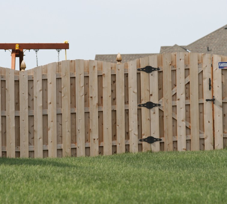 The American Fence Company - Wood Fencing, 1017 Board-on-board Overscallop