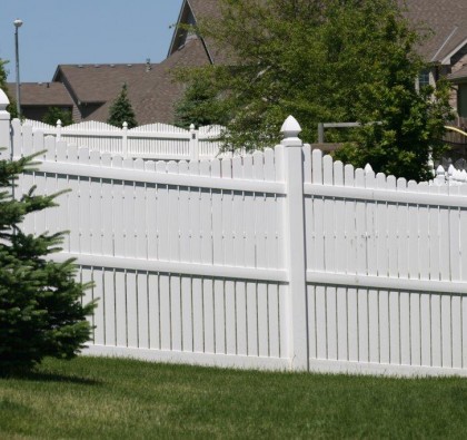 Orlando Fence Company - Installation Experts - Mossy Oak Fence